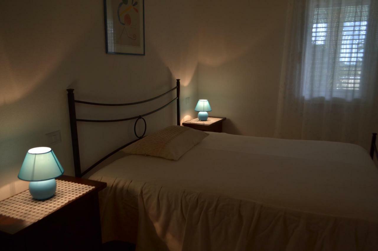 Le Mimose Bed and Breakfast Cala Liberotto Esterno foto