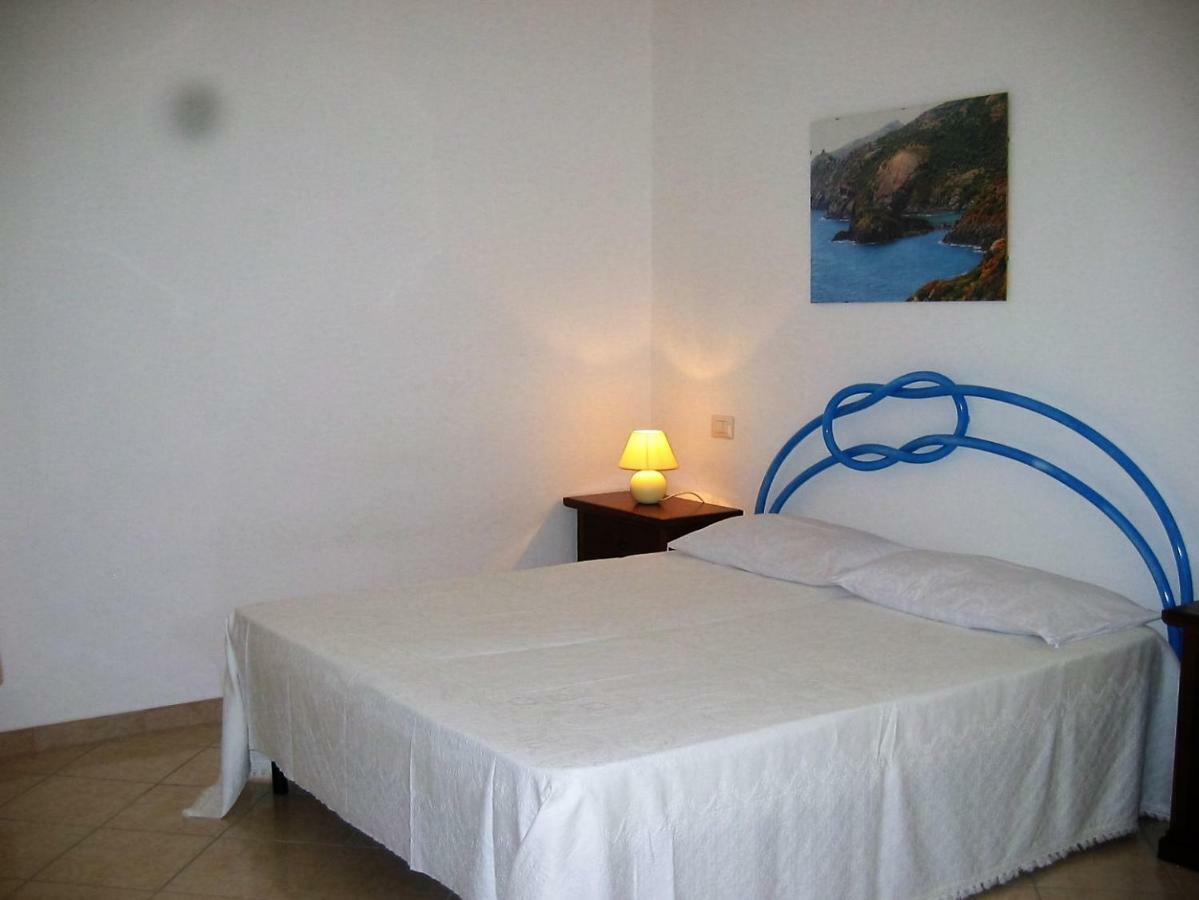 Le Mimose Bed and Breakfast Cala Liberotto Esterno foto